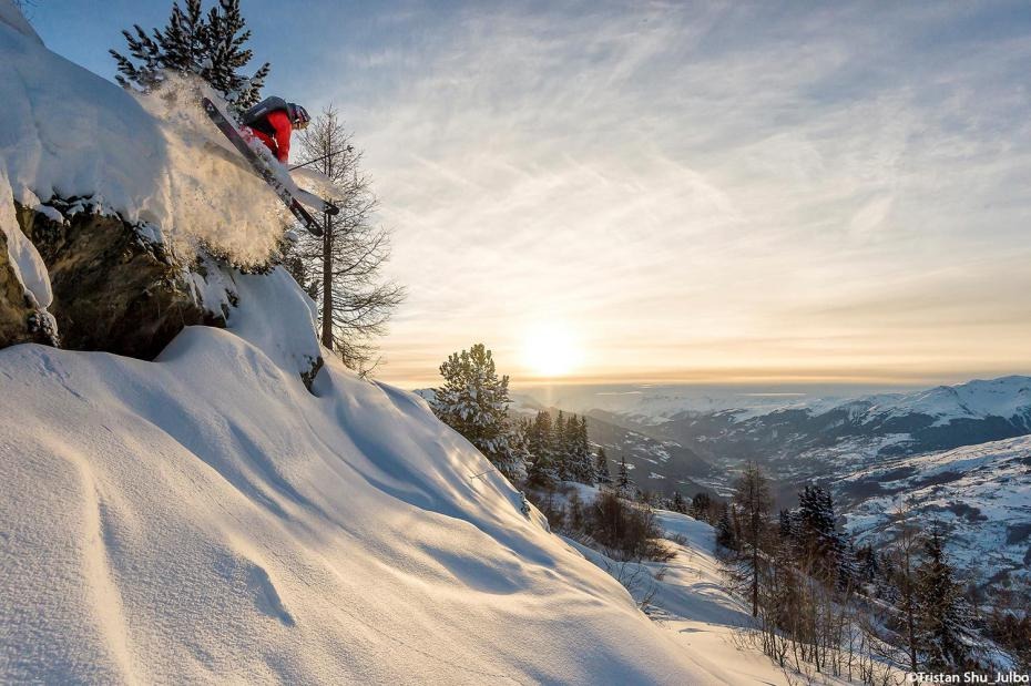 Freeride skiing scene